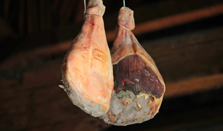 Prosciuttopoli: migliaia di cosce di prosciutto DOP falsificate. Cosa ci siamo mangiati? Prosciuttopoli: migliaia di cosce di prosciutto DOP falsificate. Cosa ci siamo mangiati?