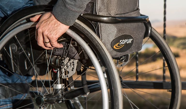 Via Foresto, una strada piccola con grossi disagi specialmente per i nostri amici disabili. Ecco perché Via Foresto, una strada piccola con grossi disagi specialmente per i nostri amici disabili. Ecco perché