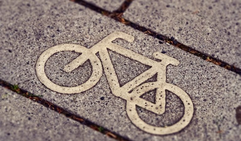 Ebbene cittadini, dateci la vostra sentenza sulle nuove piste ciclabili! Ebbene cittadini, dateci la vostra sentenza sulle nuove piste ciclabili!