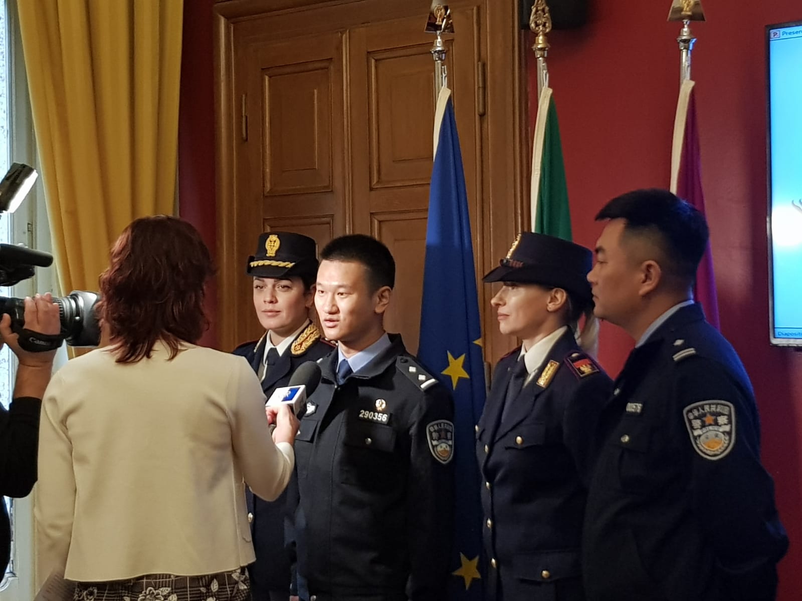 Torino, pattuglie con poliziotti cinesi
