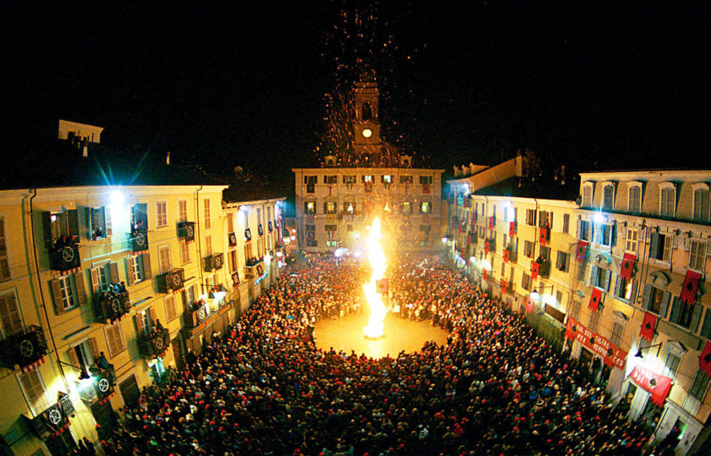  Un momento del Carnevale di Ivrea