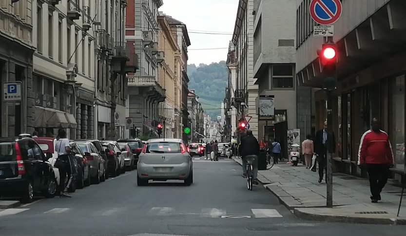 Limitazioni traffico semaforo viola Torino