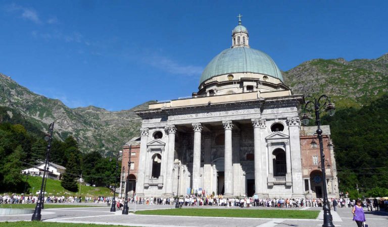Santuario e Basilica di Oropa riaprono dopo i restauri Santuario e Basilica di Oropa riaprono dopo i restauri