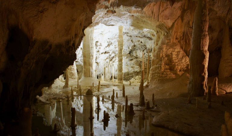 Piemonte da scoprire: la misteriosa Grotta di Bossea Piemonte da scoprire: la misteriosa Grotta di Bossea
