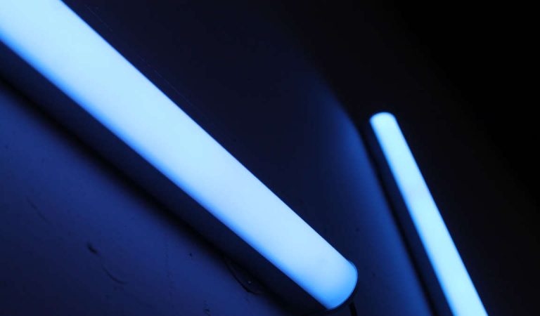 Lampade luce UV contro i virus: pericolose e inutili Lampade luce UV contro i virus: pericolose e inutili