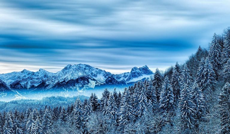 Maltempo e freddo: prima neve in Piemonte, imbiancata Sestriere Maltempo e freddo: prima neve in Piemonte, imbiancata Sestriere