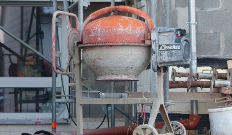 Piazza Bengasi ostaggio dei cantieri: dopo la metro anche il parcheggio Piazza Bengasi ostaggio dei cantieri: dopo la metro anche il parcheggio
