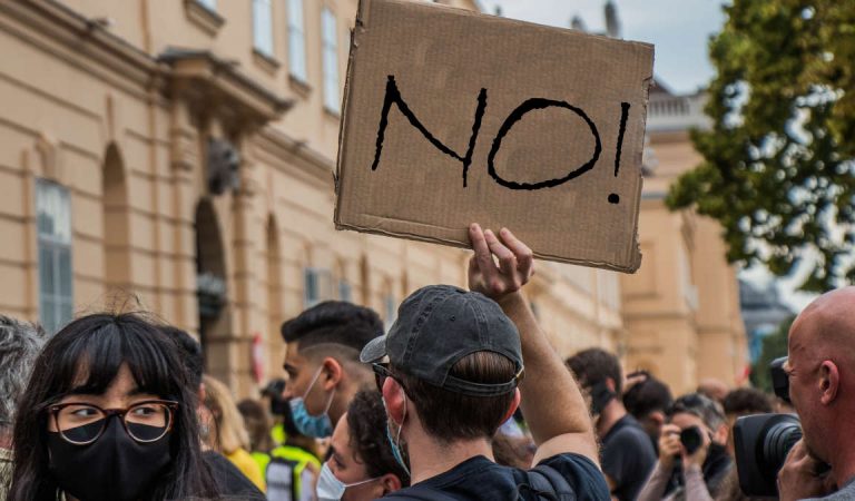 “Vogliono un lockdown!”, Torino vuol tornare in piazza domenica “Vogliono un lockdown!”, Torino vuol tornare in piazza domenica