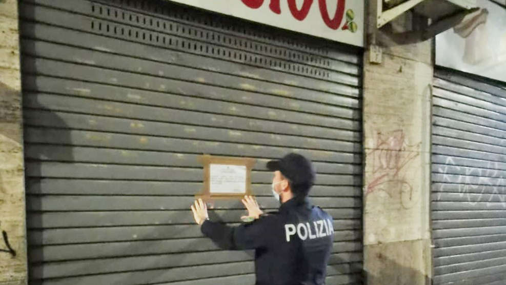 Bar chiuso dalla Polizia a Torino