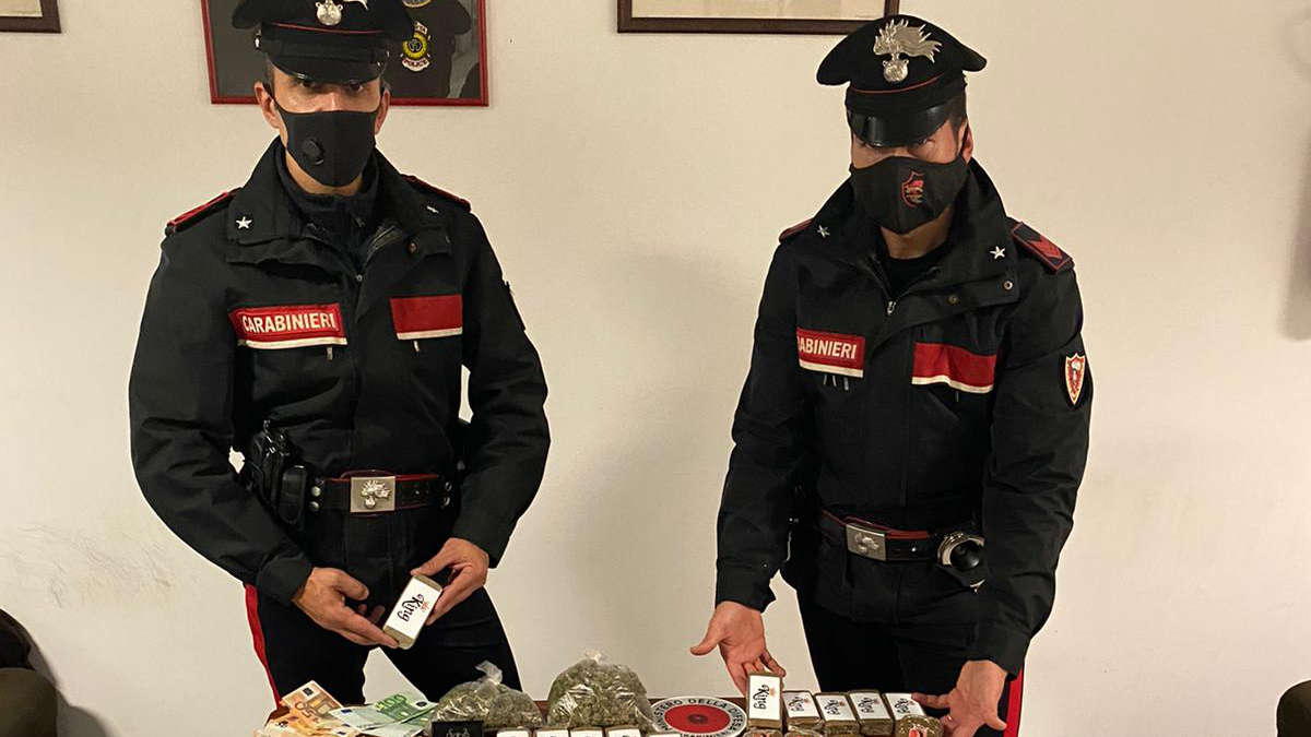 Torino, carabinieri arrestano pusher