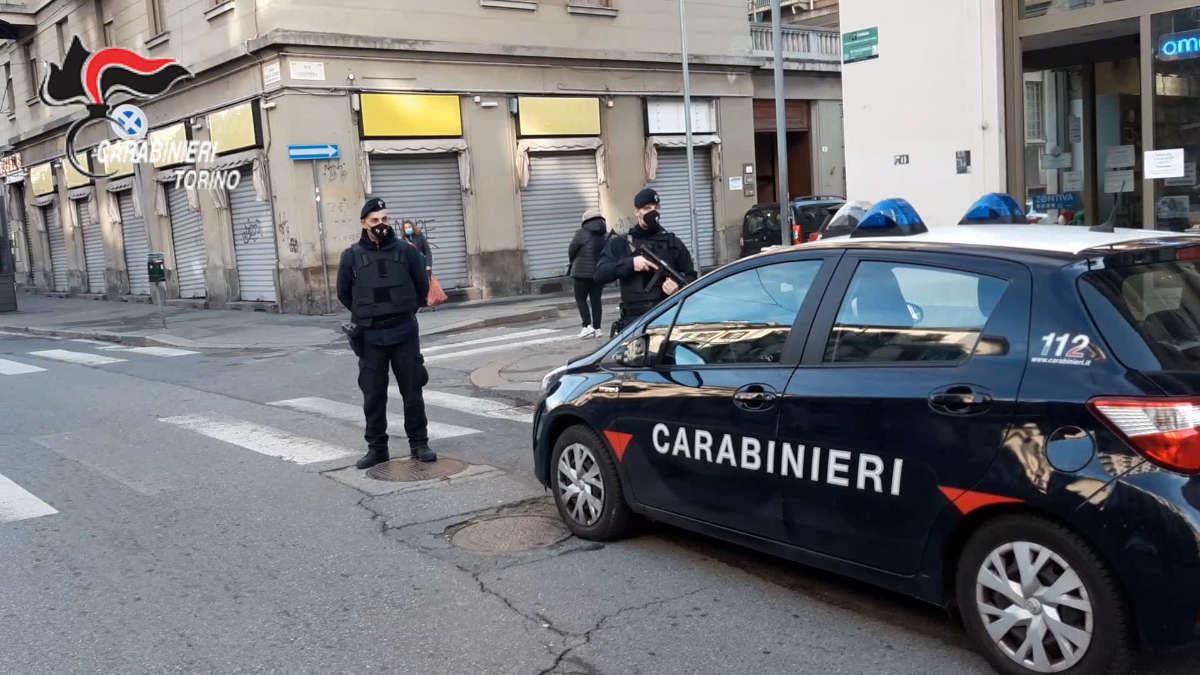 Rapina in farmacia a Torino