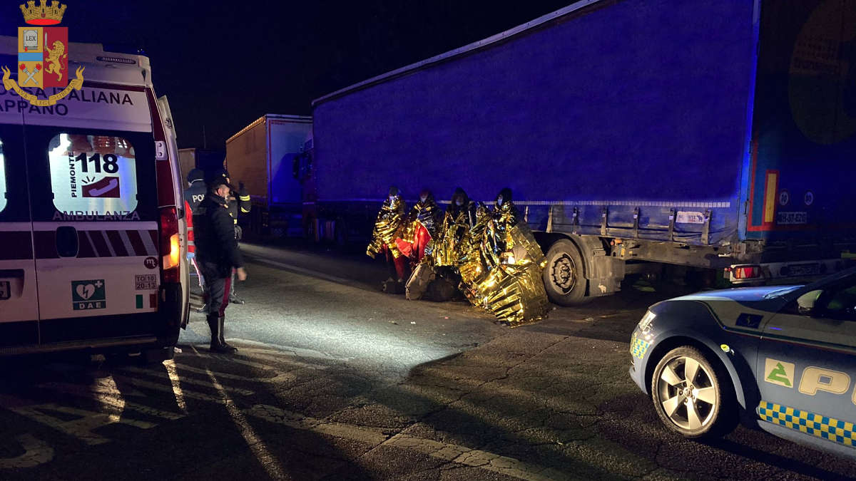 Profughi nascosti in un Tir