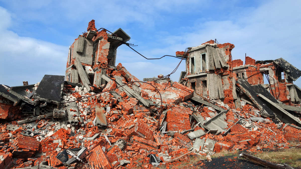 Crolla edificio a Nizza Monferrato