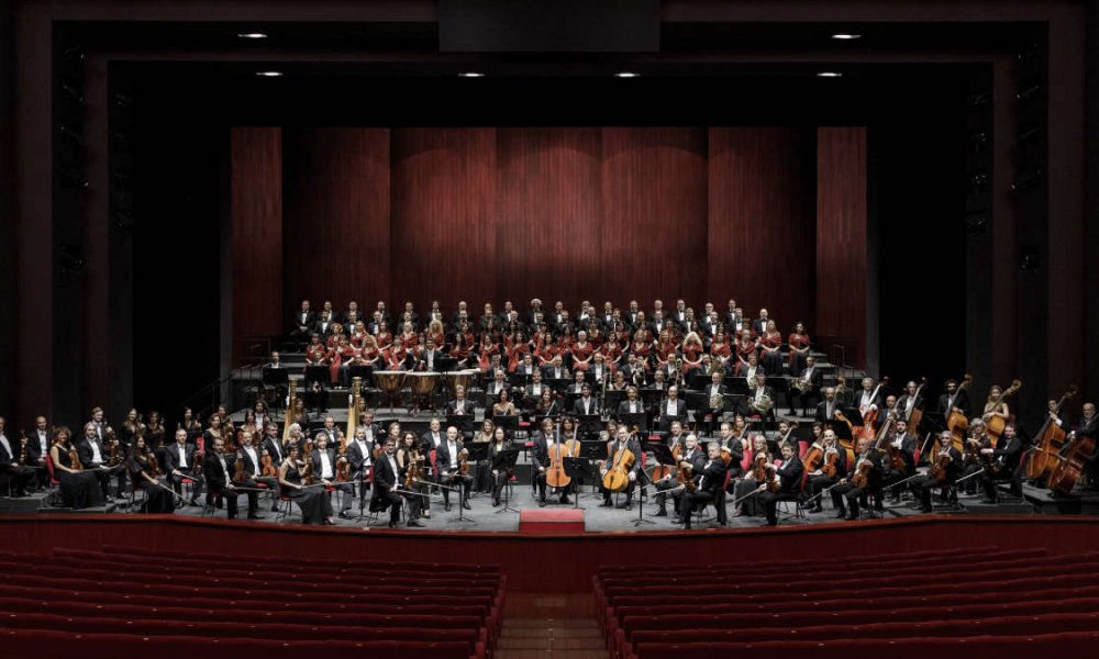 Orchestra e Coro Teatro Regio Torino foto Edoardo Piva