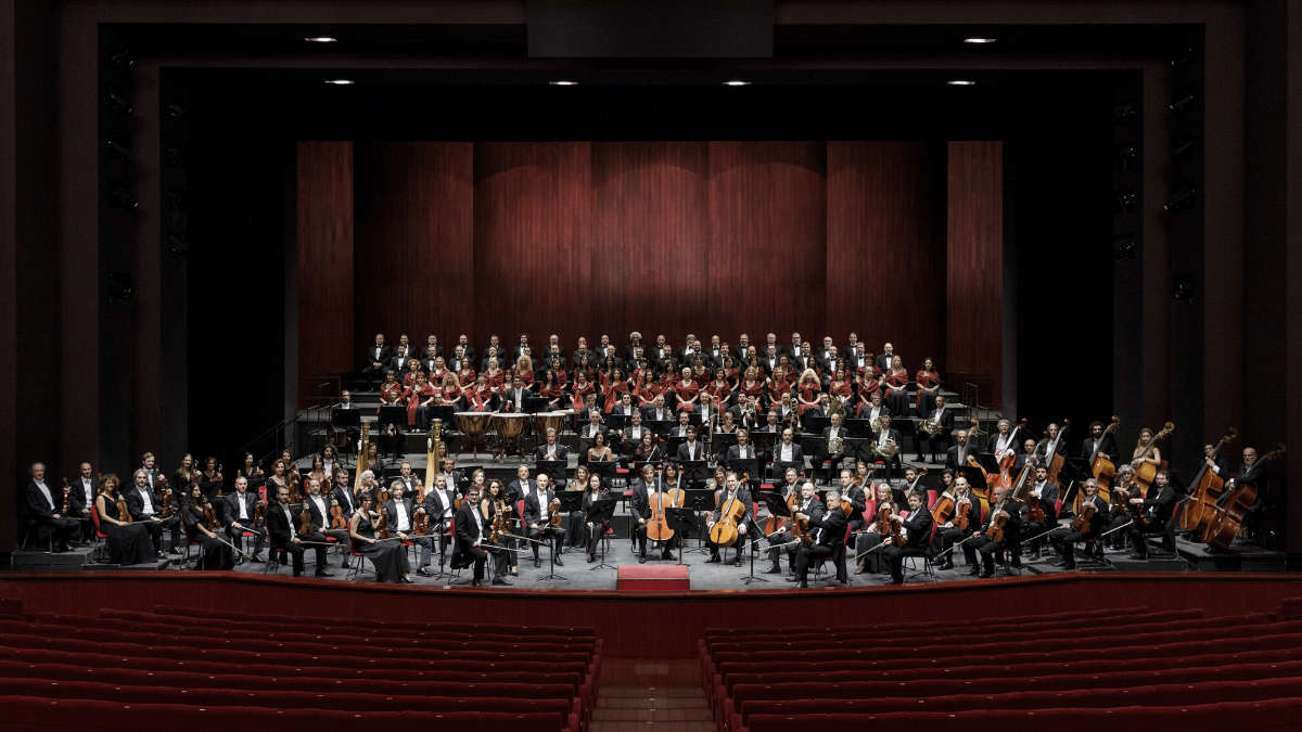 Orchestra e Coro Teatro Regio Torino foto Edoardo Piva