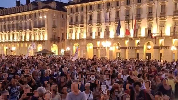 Manifestazione in piazza Castello